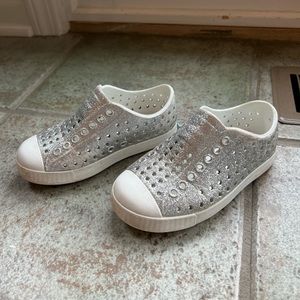 Native silver glitter - size 9